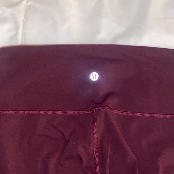 Lululemon Wunder Under High rise leggings. - Picture 3 of 5